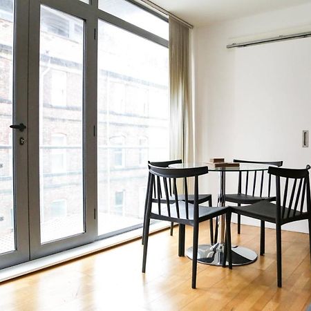 Serviced Apartment In Liverpool City Centre - Free Parking - Balcony - By Happy Days المظهر الخارجي الصورة