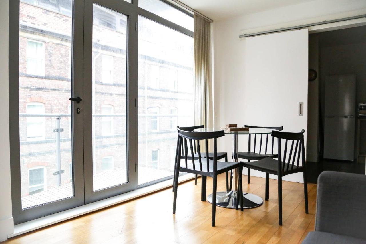 Serviced Apartment In Liverpool City Centre - Free Parking - Balcony - By Happy Days المظهر الخارجي الصورة