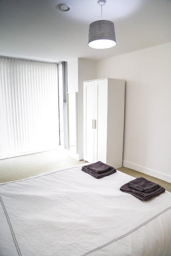 Serviced Apartment In Liverpool City Centre - Free Parking - Balcony - By Happy Days المظهر الخارجي الصورة