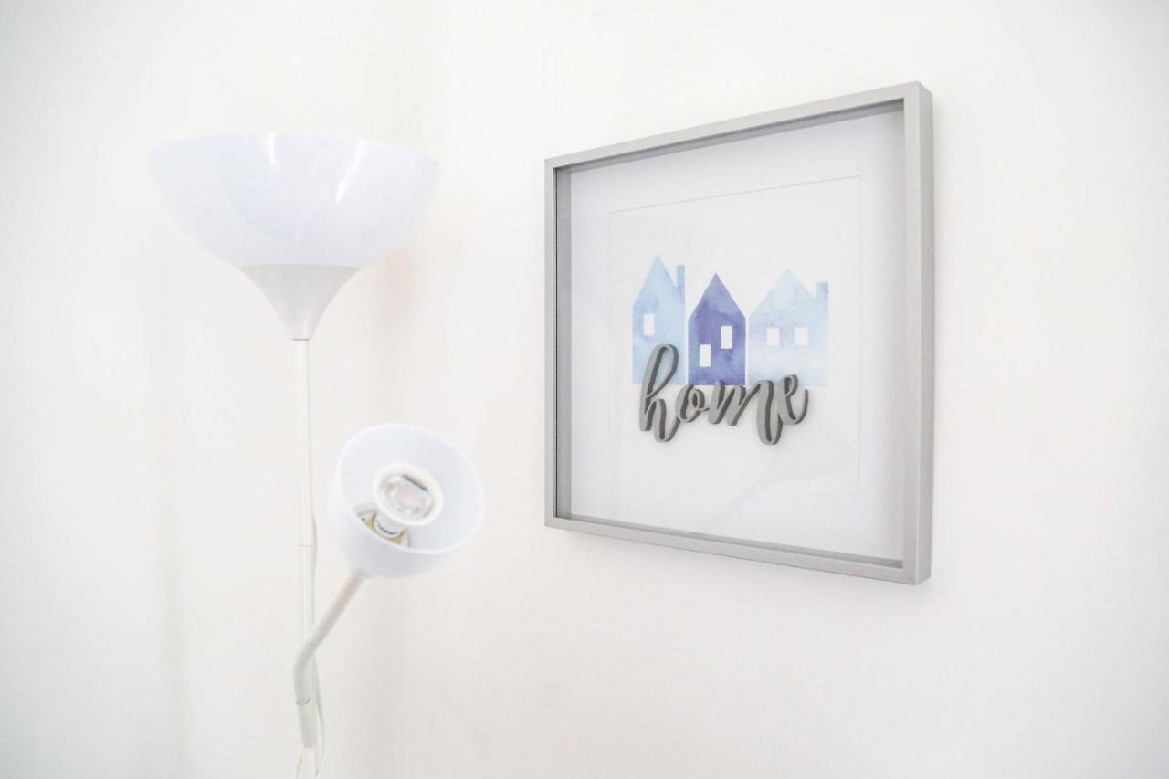 Serviced Apartment In Liverpool City Centre - Free Parking - Balcony - By Happy Days المظهر الخارجي الصورة